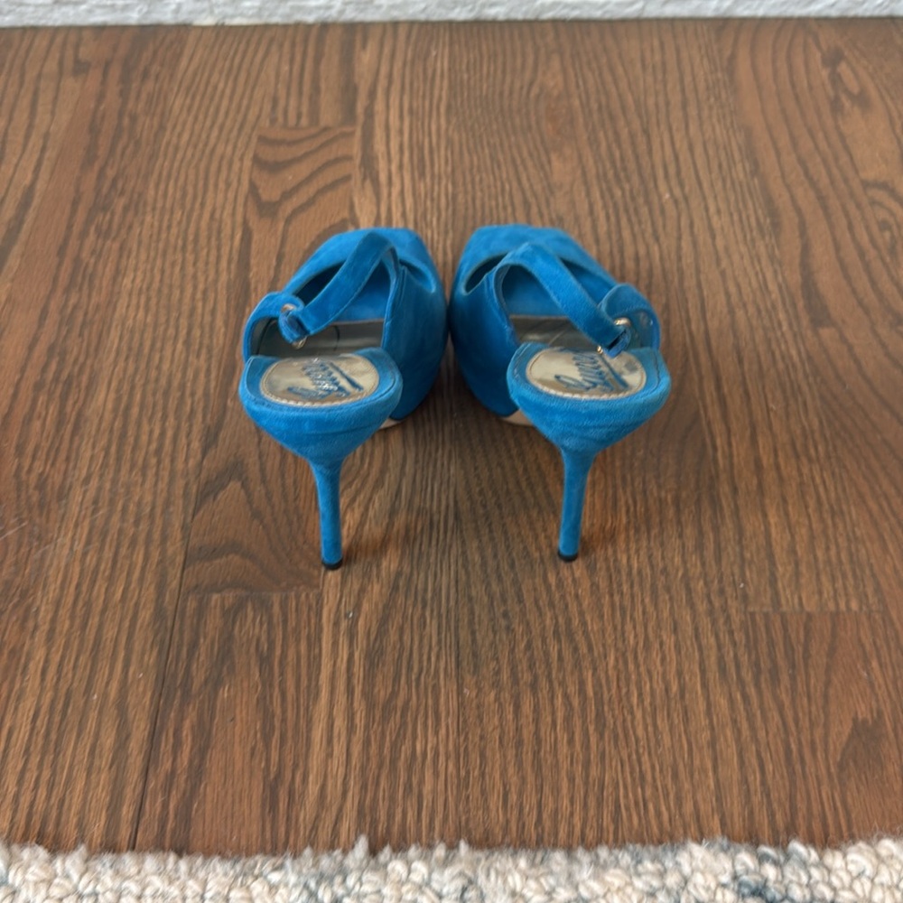 Gucci Turquoise Slingback Stilettos - Size 37.5 - Pristine Condition - Picture 3 of 8